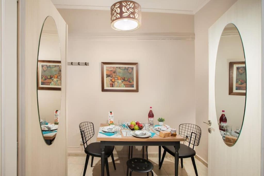 Apartment In The Centre Of Athina Athen Exterior foto